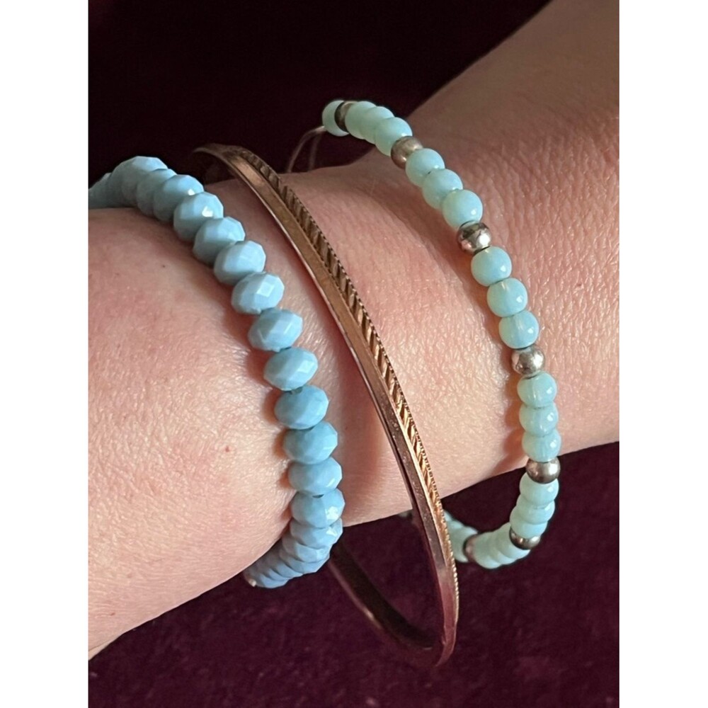 Set of 4 bangle, beaded and charm bracelets Alex & Ani